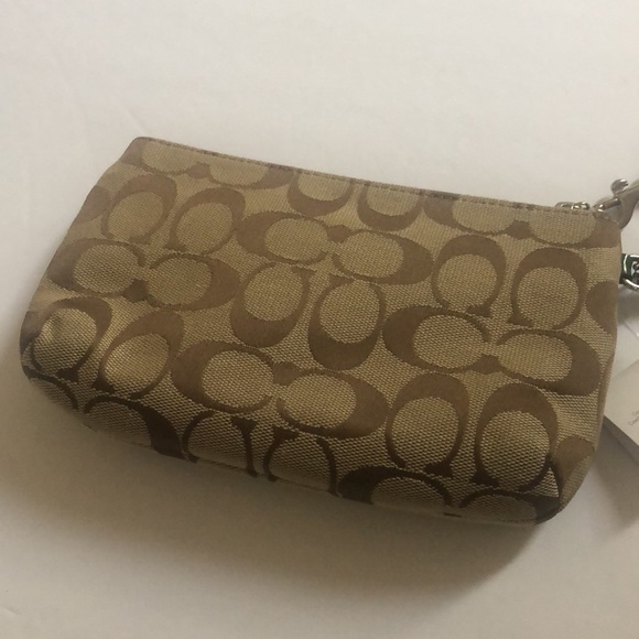 Coach Park Signature Medium Wristlet in Khaki & Ivy (Green) - Picture 5 of 16